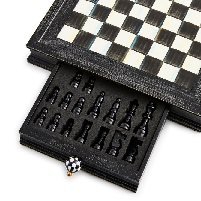 Courtly Check Chess Set image number 3