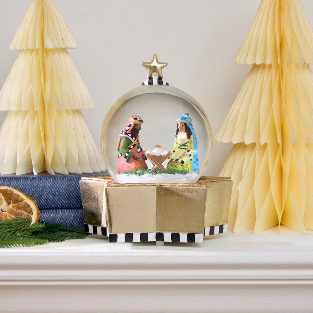 Patience Brewster Nativity Snow Globe mackenzie-childs Panama imagen 4 Patience Brewster Nativity Snow Globe mackenzie-childs Panama imagen 4