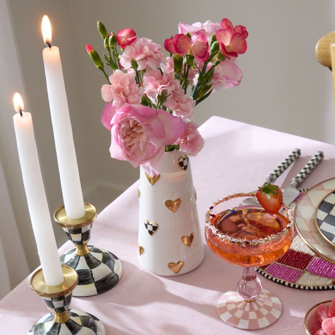 Courtly Check Short Heart Vase image number 1