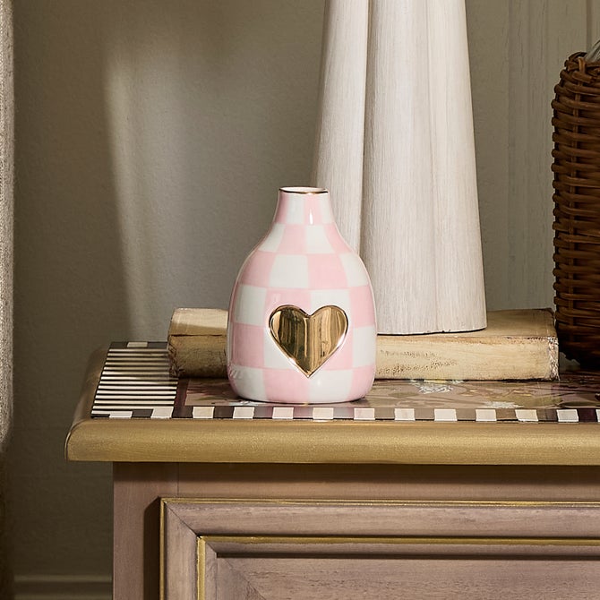 Rosy Check Short Heart Vase image number 3