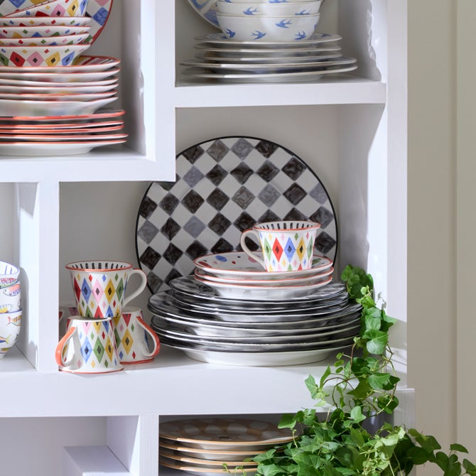 Black Check Round Platter image number 3