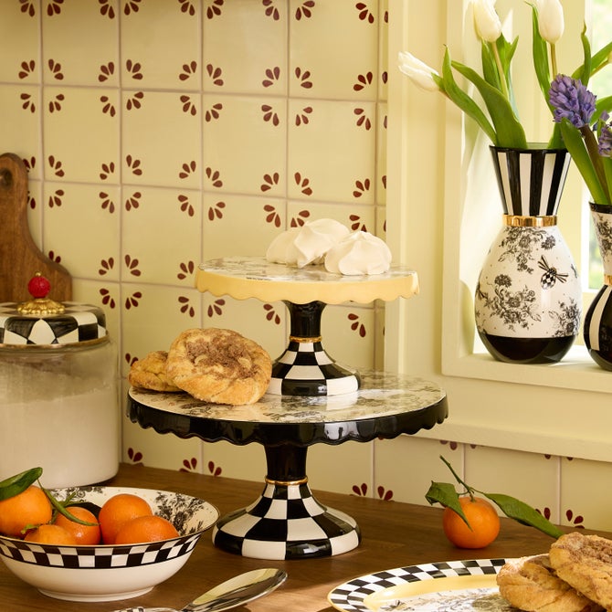 Bee Toile Pedestal Platter image number 2