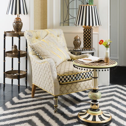 Quatrefoil Small Table Lamp