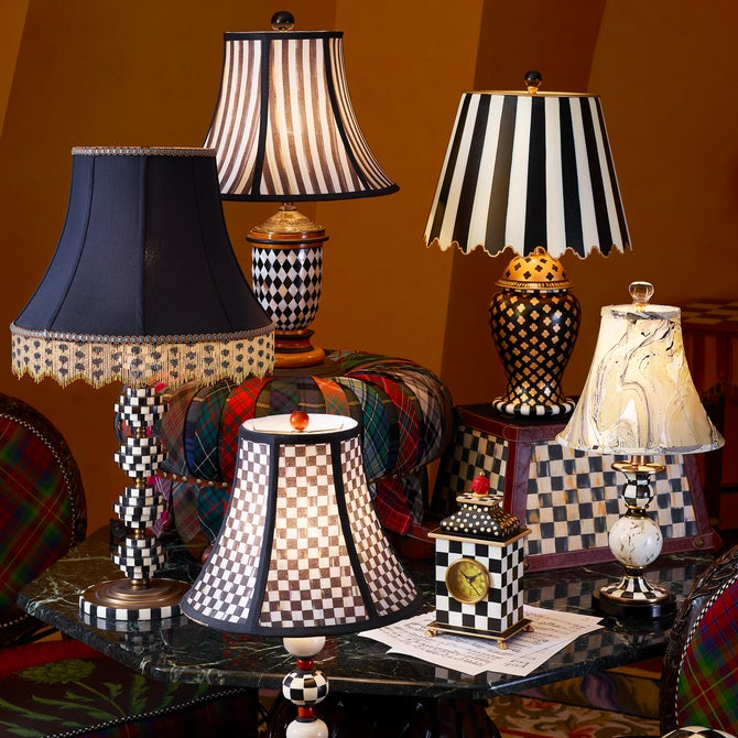 Quatrefoil Small Table Lamp image number 3