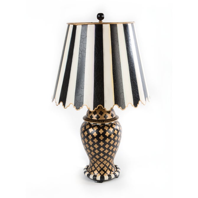 Quatrefoil Small Table Lamp image number 0