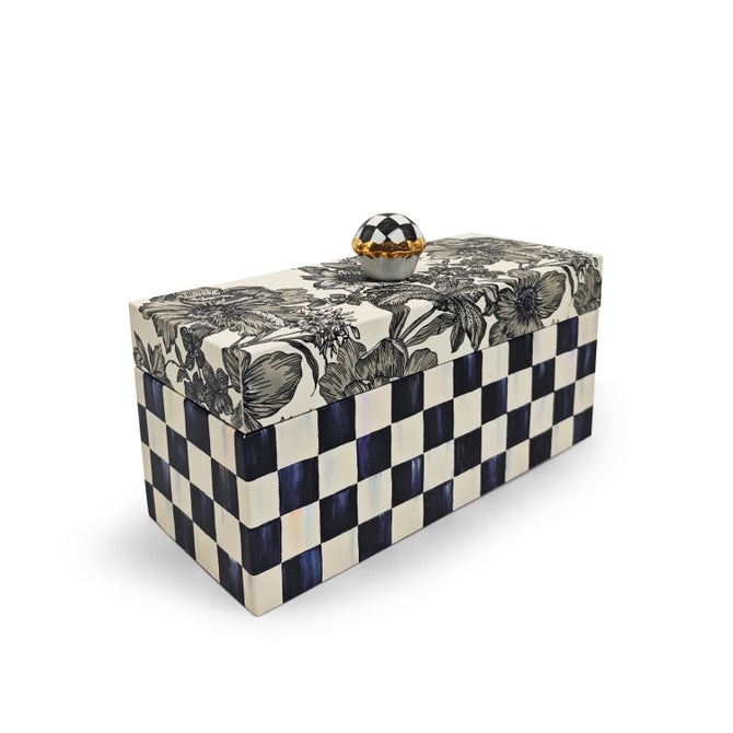 Courtly English Garden Box image number 0