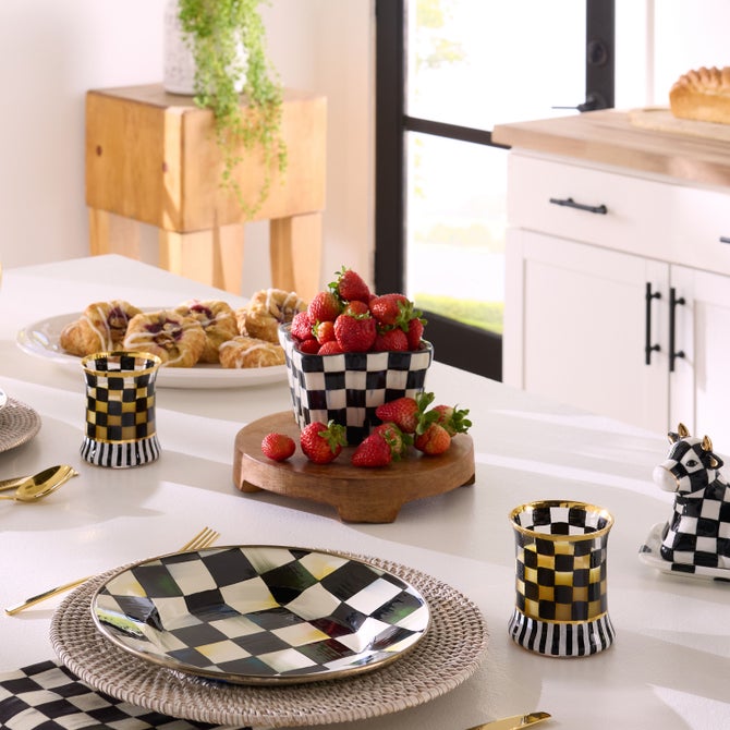 Courtly Check Farmhouse Berry Basket image number 1