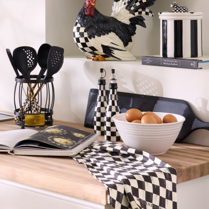 Courtly Check Farmhouse Oil Cruet image number 1