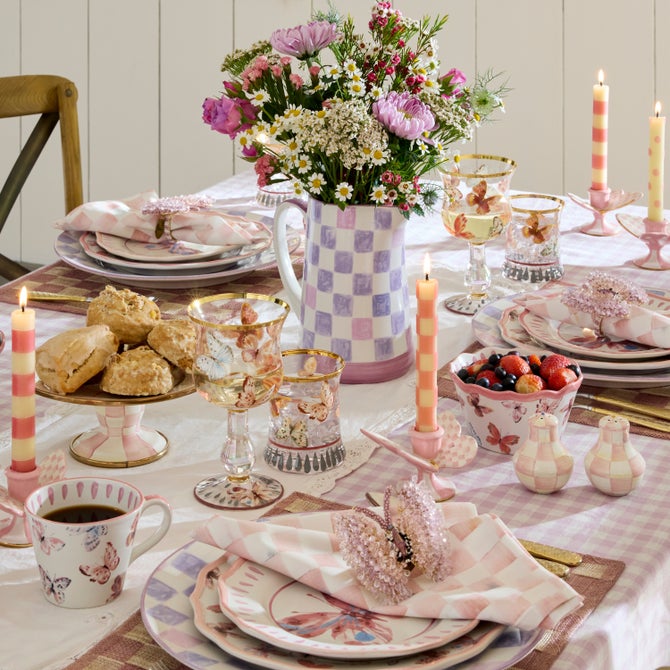 Butterfly Hill Wine Glass image number 2