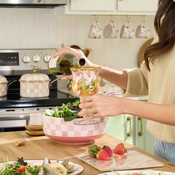 Butterfly Hill Wine Glass image number 3