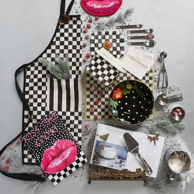 Courtly Check Bistro Apron image number 4