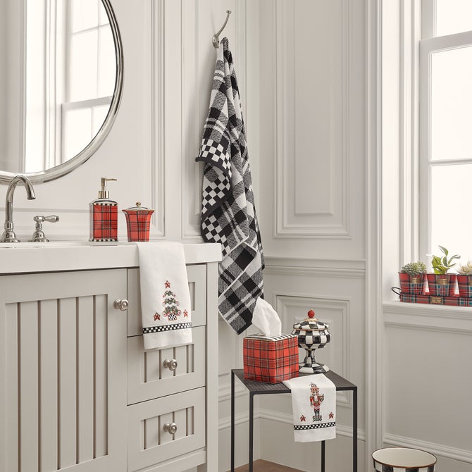 Nutcracker & Tree Guest Towels, Set of 2 image number 1