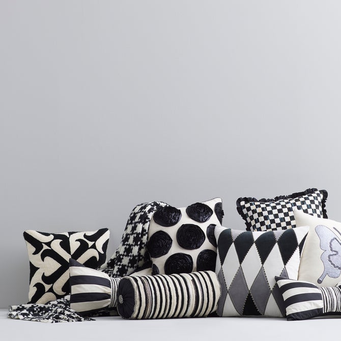 Black & Ivory Houndstooth Throw image number 9
