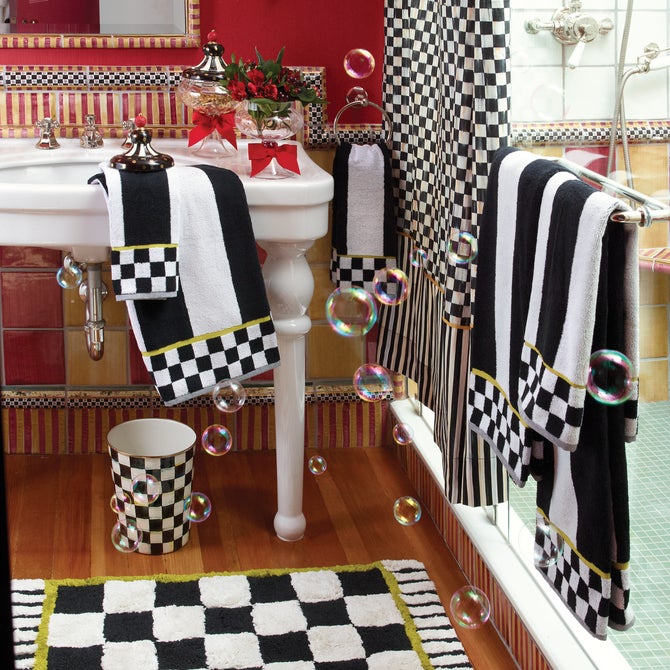 Courtly Stripe Bath Towel image number 3
