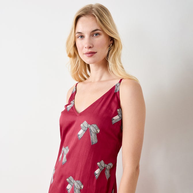 Bow Chic to Sleep Nightie image number 9