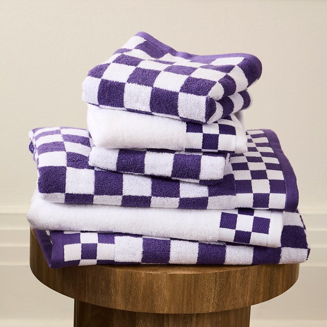 Plum Check Hand Towel image number 1