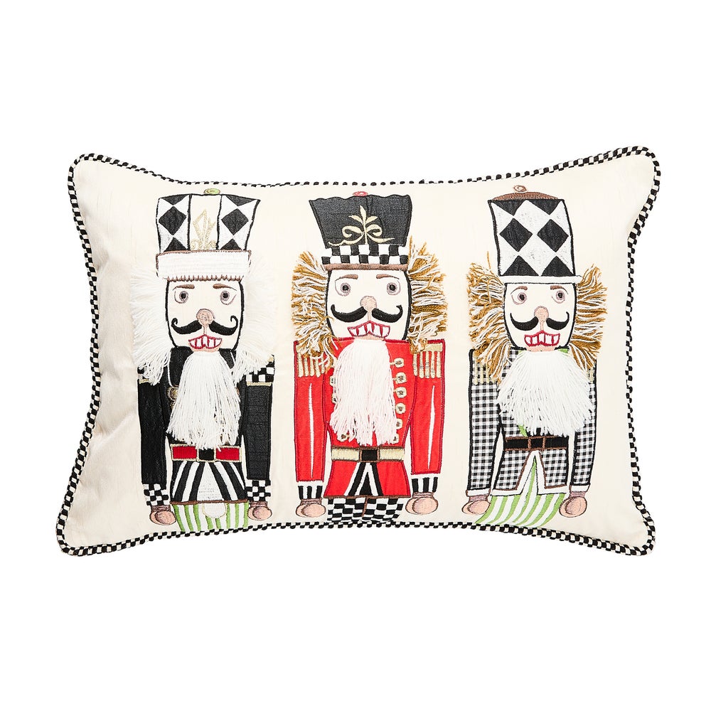 Courtly Nutcracker Lumbar Throw Pillow mackenzie-childs Panama imagen 1
