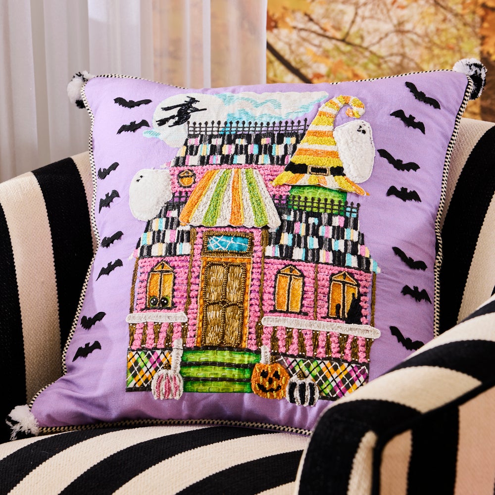 Trick or Treat House Throw Pillow mackenzie-childs Panama imagen 2 Trick or Treat House Throw Pillow mackenzie-childs Panama imagen 2