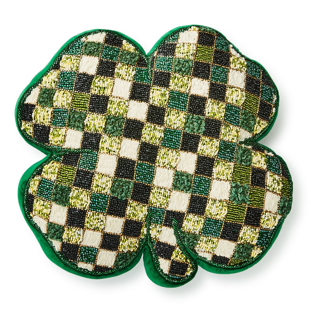 Shaped Lucky Clover Throw Pillow mackenzie-childs Panama imagen 1