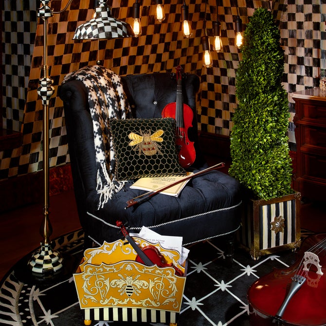 Courtly Farmhouse Floor Lamp image number 2