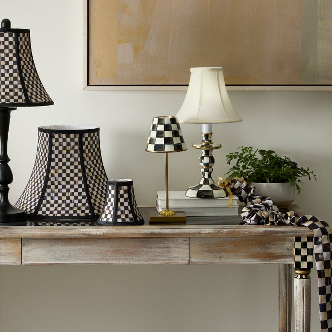 Courtly Check LED Rechargeable Cafe Table Lamp image number 4