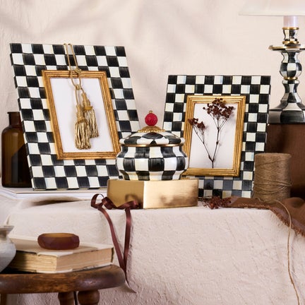 Courtly Check Squashed Pot