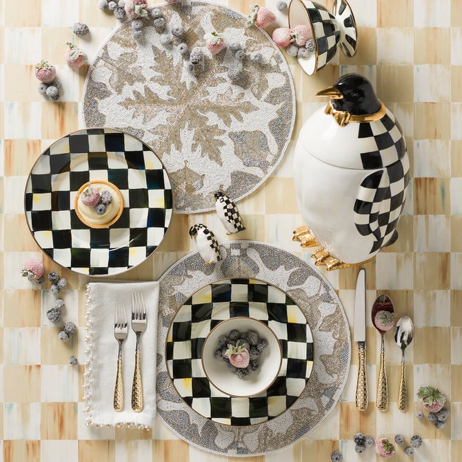 Courtly Check Dinner Plate image number 8