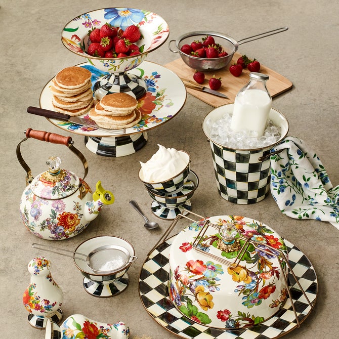 Courtly Check Ice Cream Dish image number 1