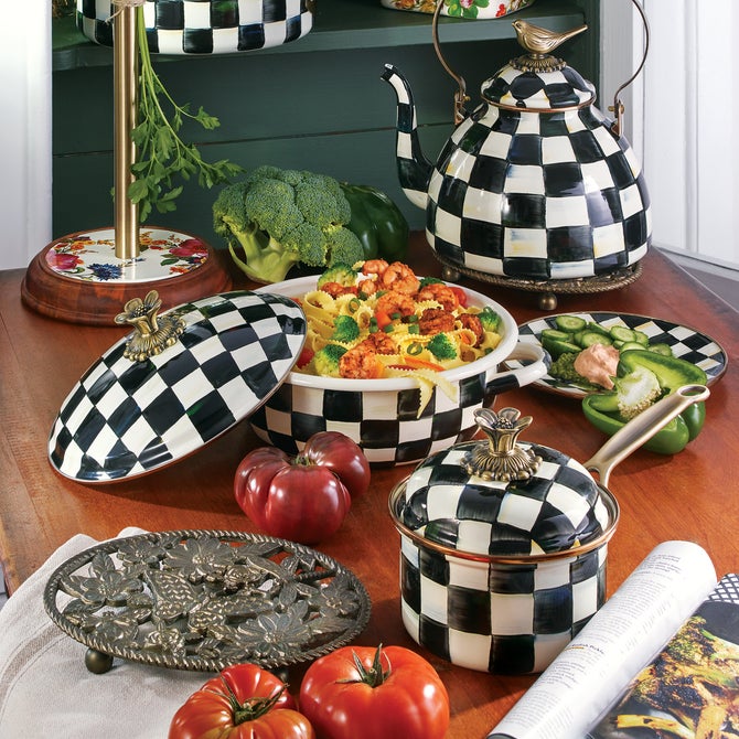 Courtly Check 1 Quart Saucepan image number 5