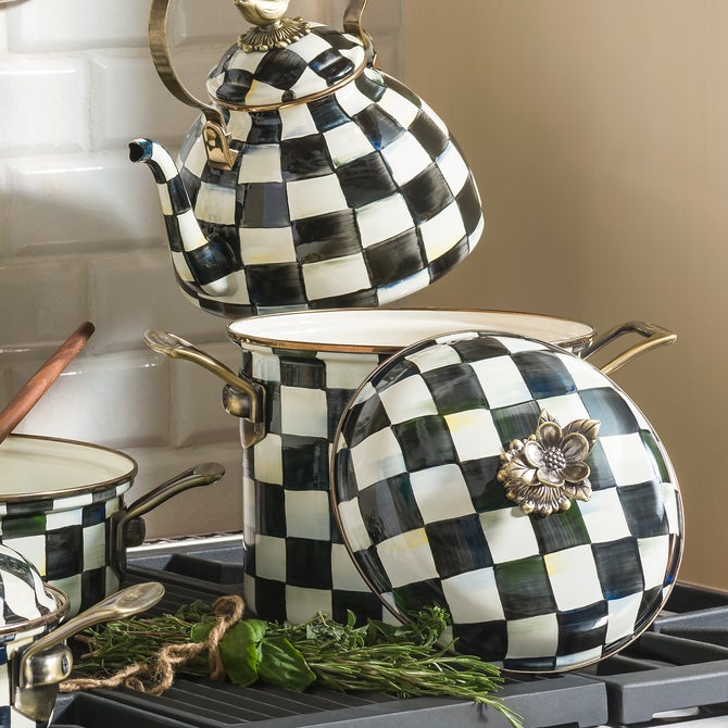 Courtly Check 7 Quart Stockpot image number 4