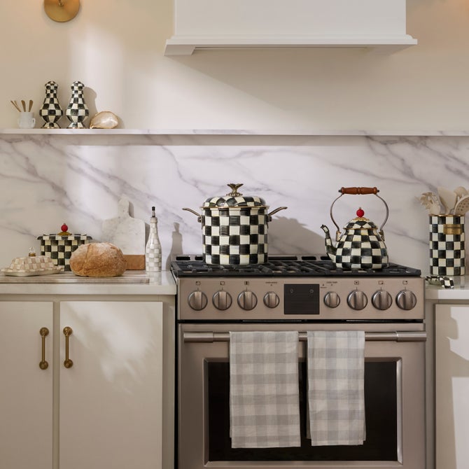 Courtly Check 7 Quart Stockpot image number 15