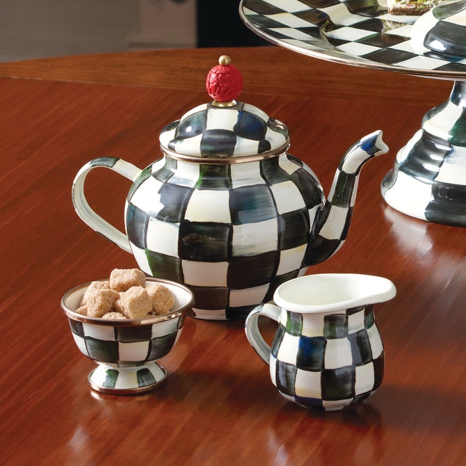 Courtly Check 4 Cup Teapot image number 7