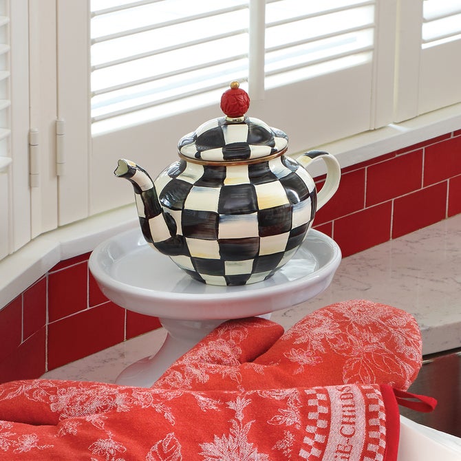 Courtly Check 4 Cup Teapot image number 6
