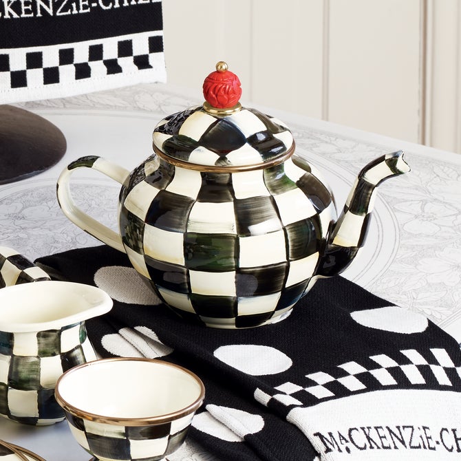 Courtly Check 4 Cup Teapot image number 3