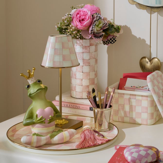 Rosy Check Round Tray image number 2