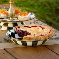 Courtly Check Pie Plate