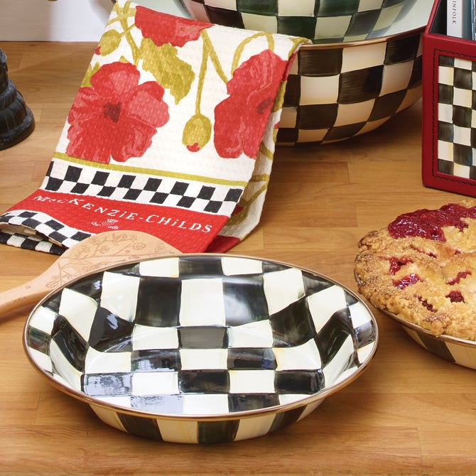 Courtly Check Pie Plate image number 2
