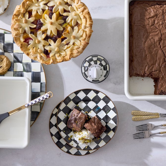 Courtly Check Pie Plate image number 10