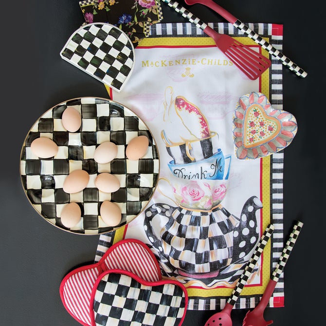 Courtly Check Egg Plate image number 1