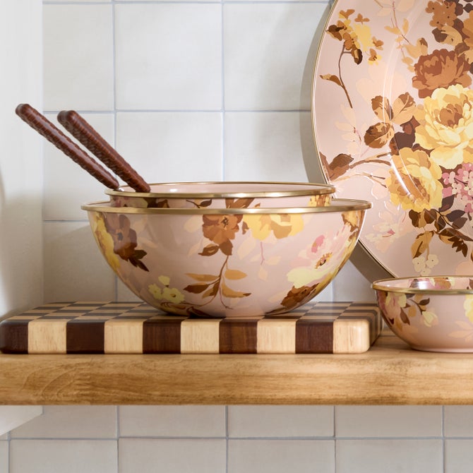 Wild Rose Mauve Medium Everyday Bowl image number 4