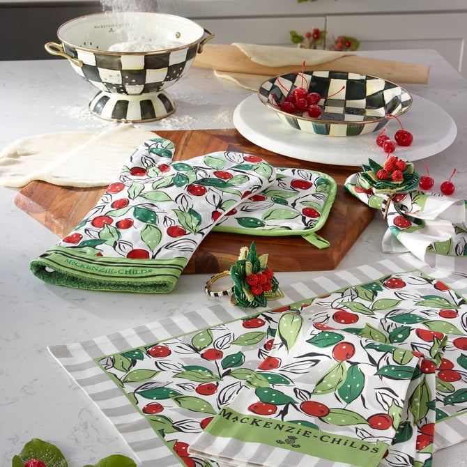 Courtly Check 9" x 13" Baking Pan image number 10