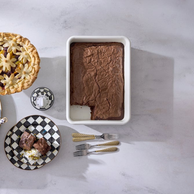 Courtly Check 9" x 13" Baking Pan image number 11