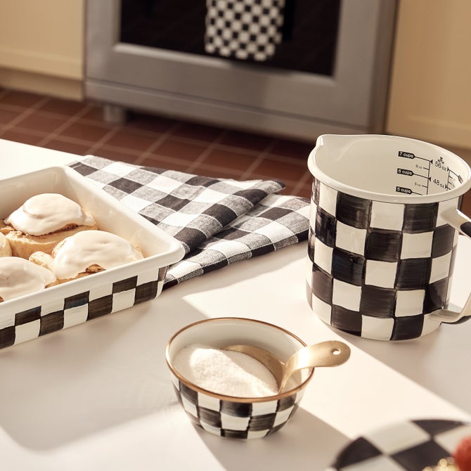 Courtly Check 7 Cup Measuring Cup image number 10