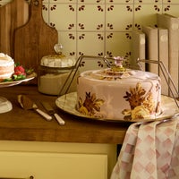 Wild Rose Mauve Cake Carrier