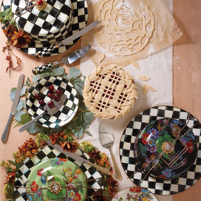 Black Flower Market Cake Carrier image number 1