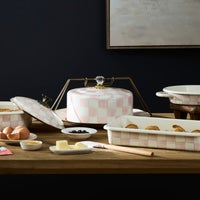 Rosy Check Cake Carrier