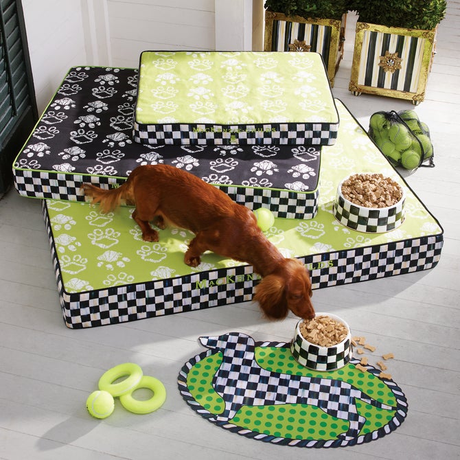 Courtly Check Medium Pet Dish image number 6