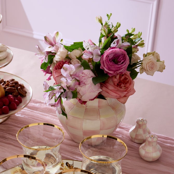 Rosy Check Vase image number 3