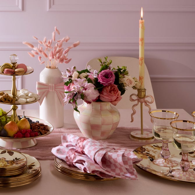 Rosy Check Vase image number 2