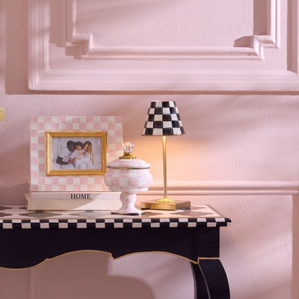 Enamel Check LED Cafe Table Lamp